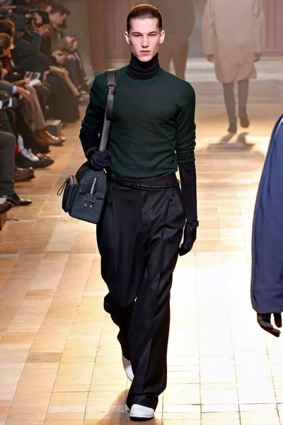 Look 29